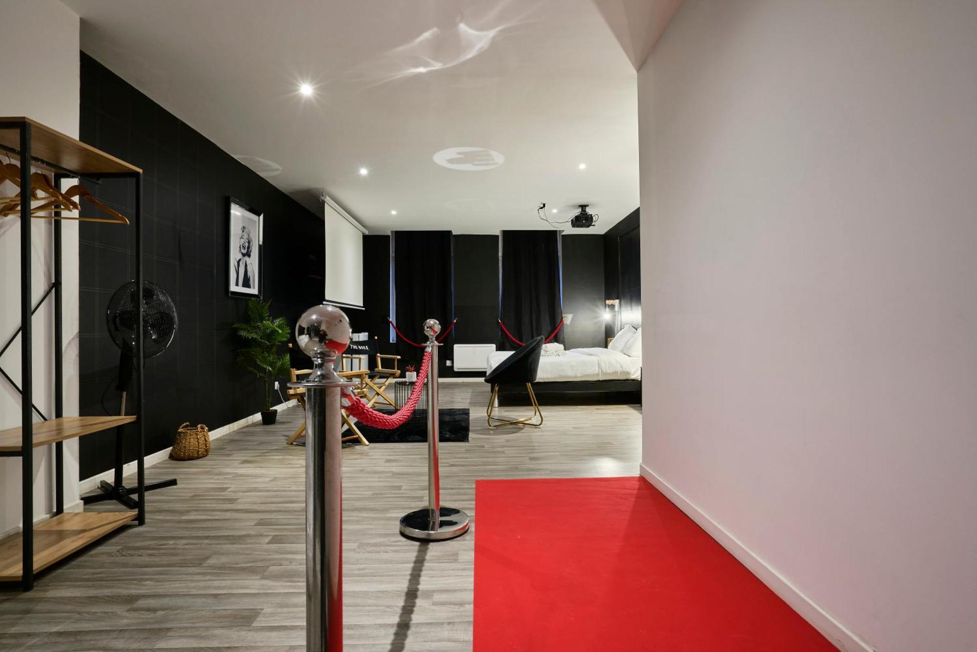 Ng Suitehome - Lille I Roubaix Centre I Grand Place - Balneo - Netflix - Wifi Екстериор снимка